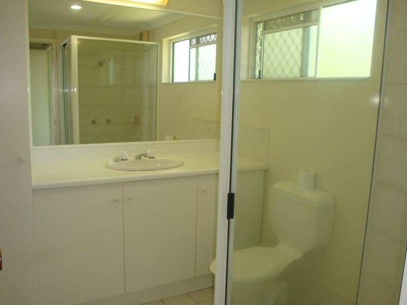 Manoora QLD 4870