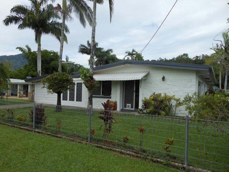 7 Norris Street, Whitfield QLD 4870