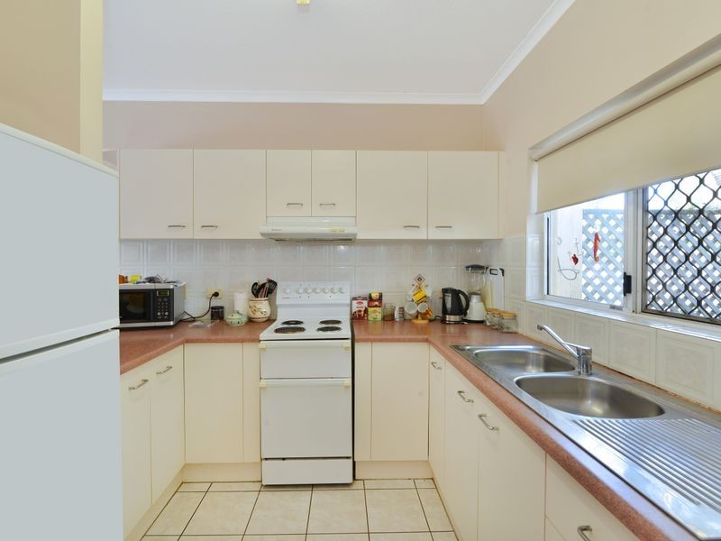 1/2 Grantala Street, Manoora QLD 4870