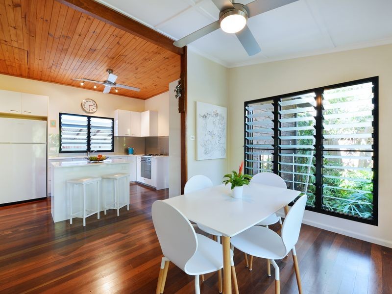 27 Prior Street, Machans Beach QLD 4878