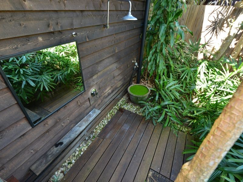 27 Prior Street, Machans Beach QLD 4878