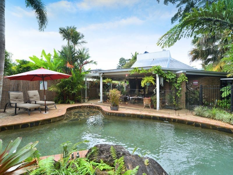 21 McHugh Crescent, Whitfield QLD 4870