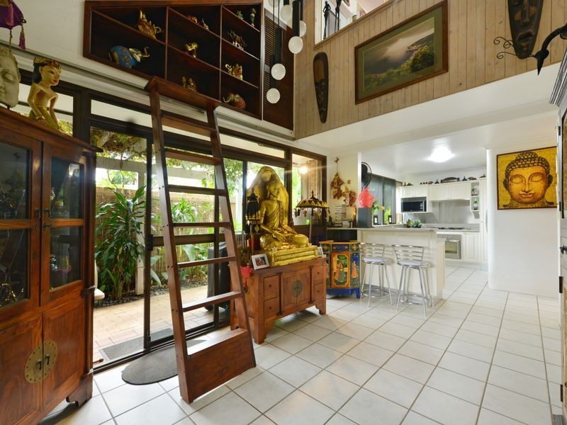 21 McHugh Crescent, Whitfield QLD 4870