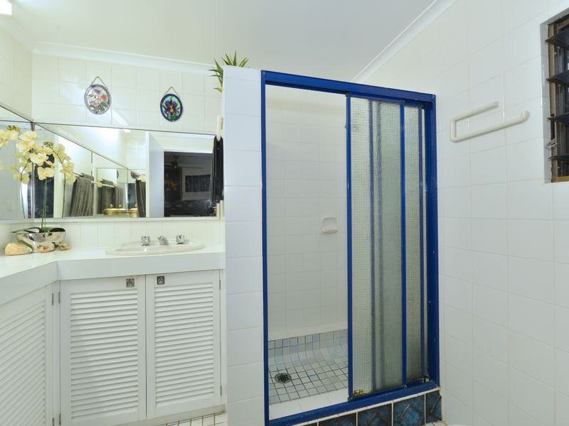 21 McHugh Crescent, Whitfield QLD 4870