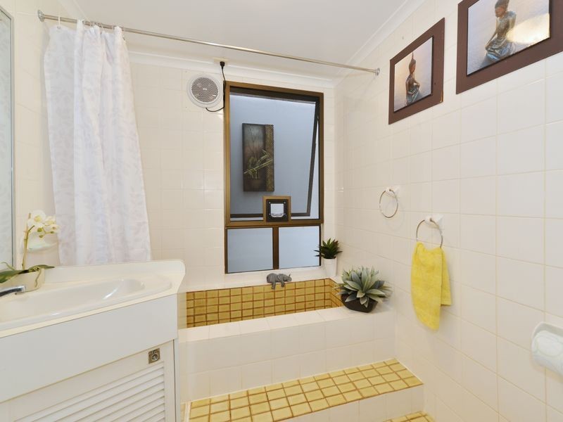 21 McHugh Crescent, Whitfield QLD 4870