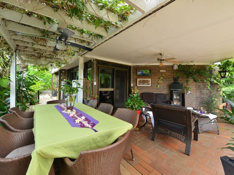 21 McHugh Crescent, Whitfield QLD 4870