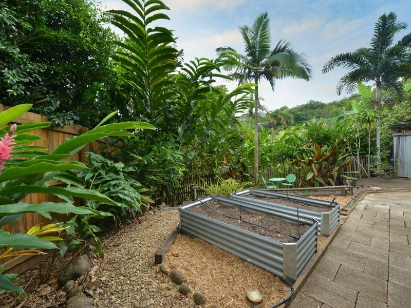 21 McHugh Crescent, Whitfield QLD 4870