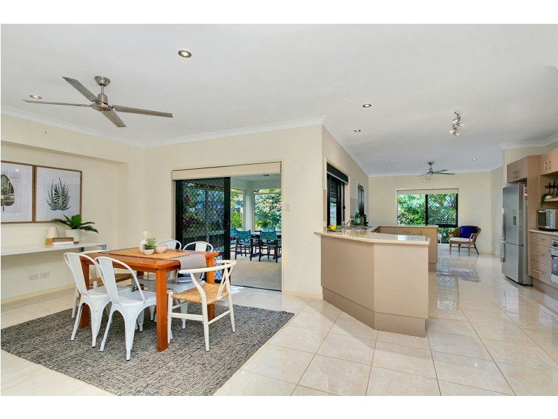 108 Springbrook Avenue, Redlynch QLD 4870