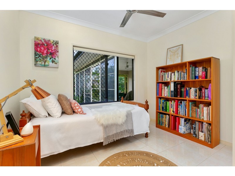 108 Springbrook Avenue, Redlynch QLD 4870