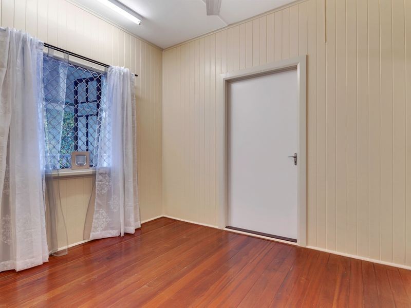 64 Macilwraith Street, Manoora QLD 4870