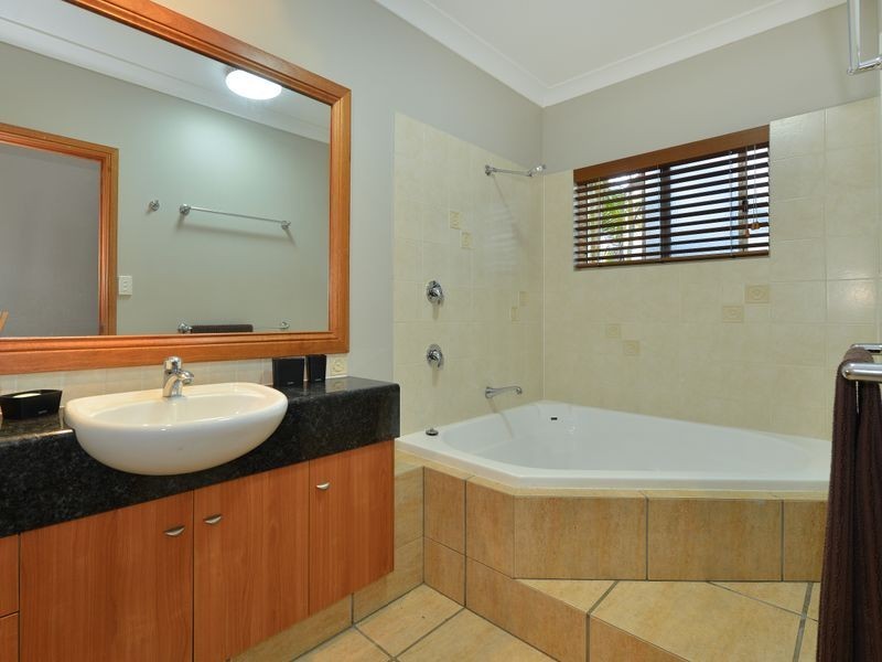 6 Grandview Crescent, Earlville QLD 4870