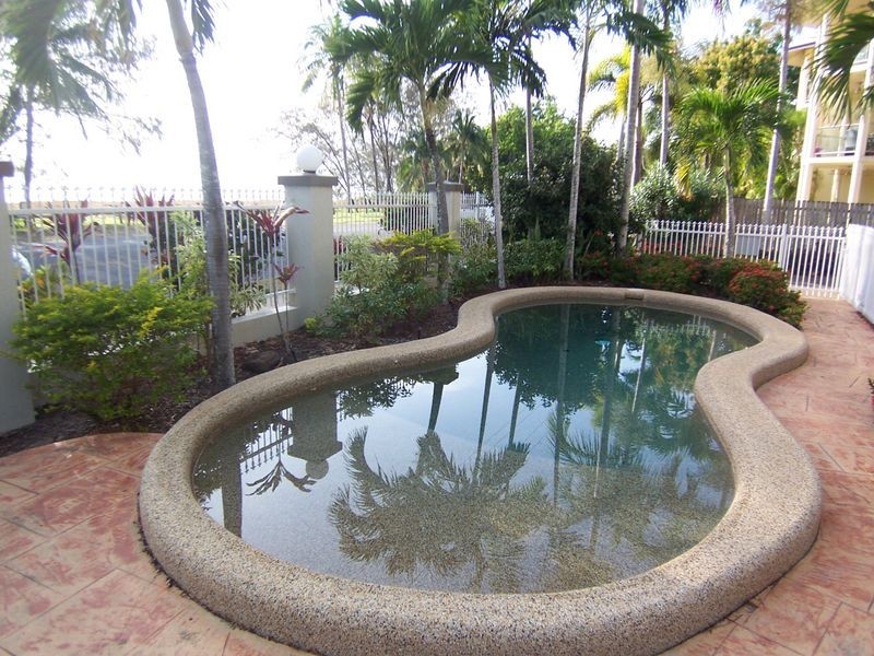 1/41 Sims Esplanade, Yorkeys Knob QLD 4878