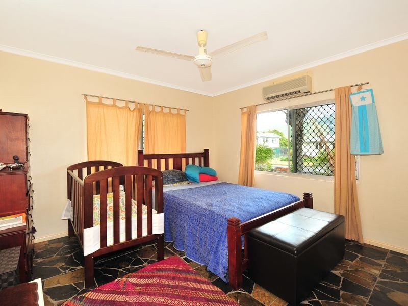 1/40 Clarke Street, Manunda QLD 4870