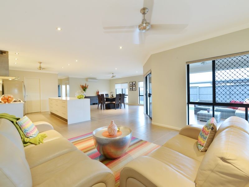 14 Raffles Avenue, Redlynch QLD 4870