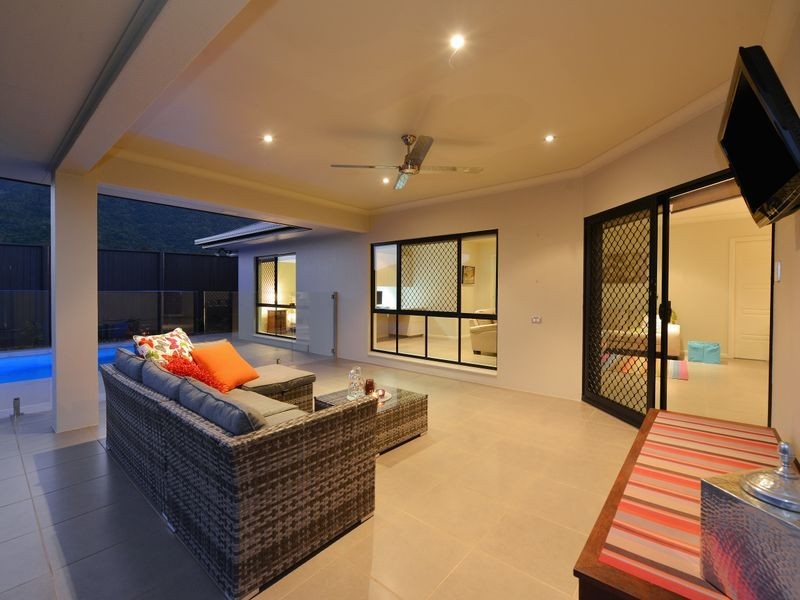 14 Raffles Avenue, Redlynch QLD 4870