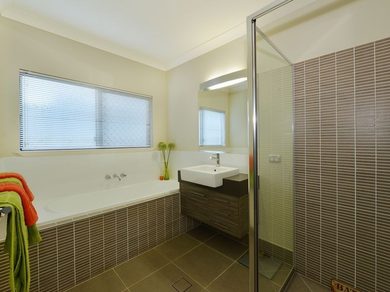14 Raffles Avenue, Redlynch QLD 4870
