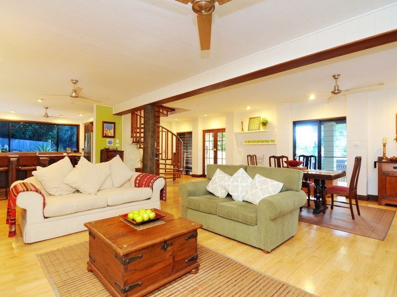 16 Avon Street, Stratford QLD 4870