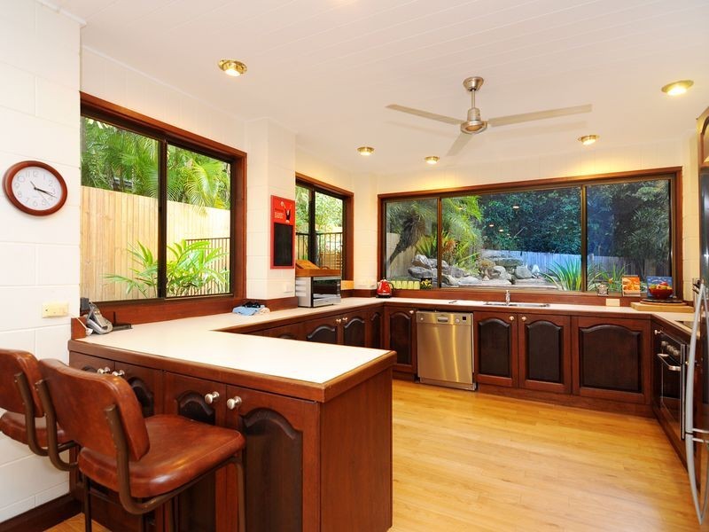 16 Avon Street, Stratford QLD 4870