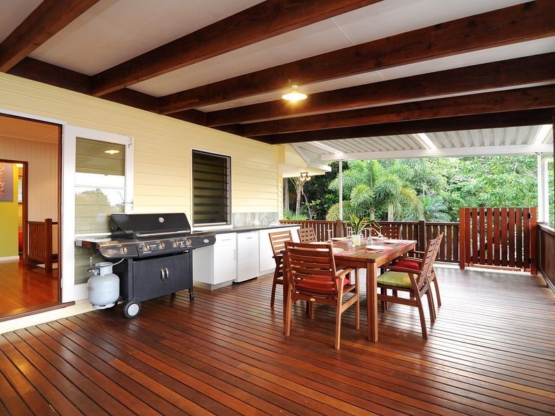 16 Avon Street, Stratford QLD 4870