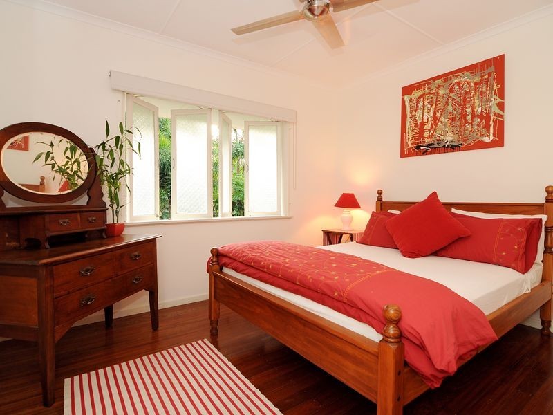 16 Avon Street, Stratford QLD 4870