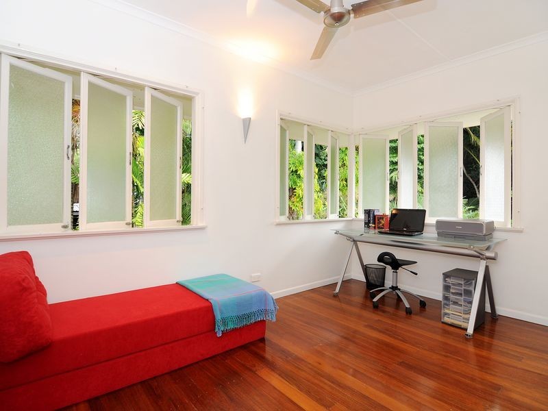 16 Avon Street, Stratford QLD 4870