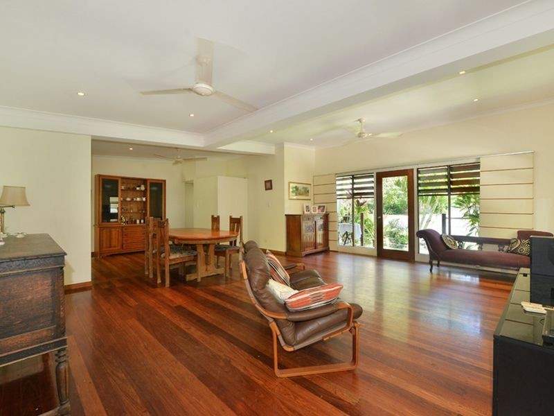 4 Byrnes Close, Whitfield QLD 4870