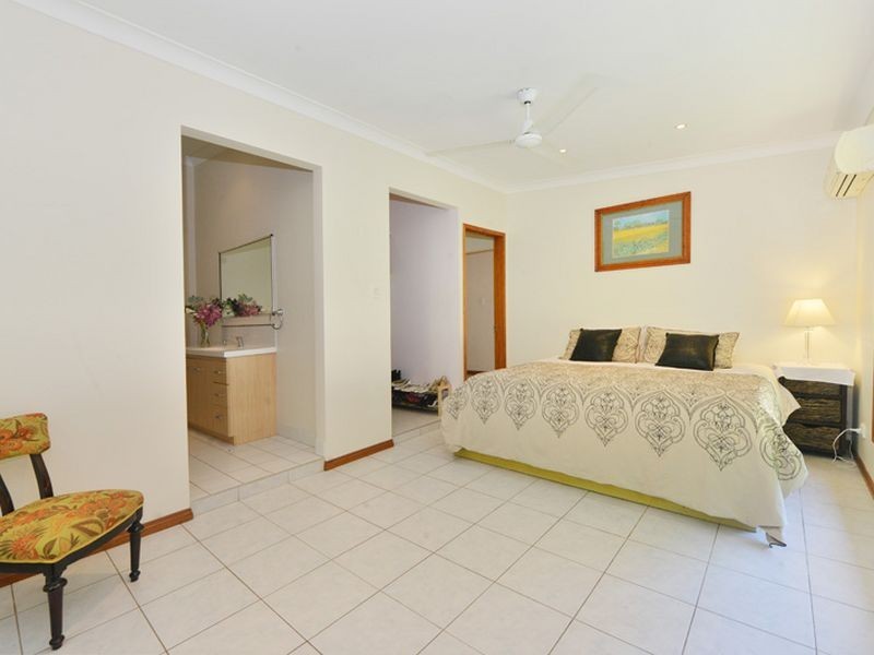 4 Byrnes Close, Whitfield QLD 4870