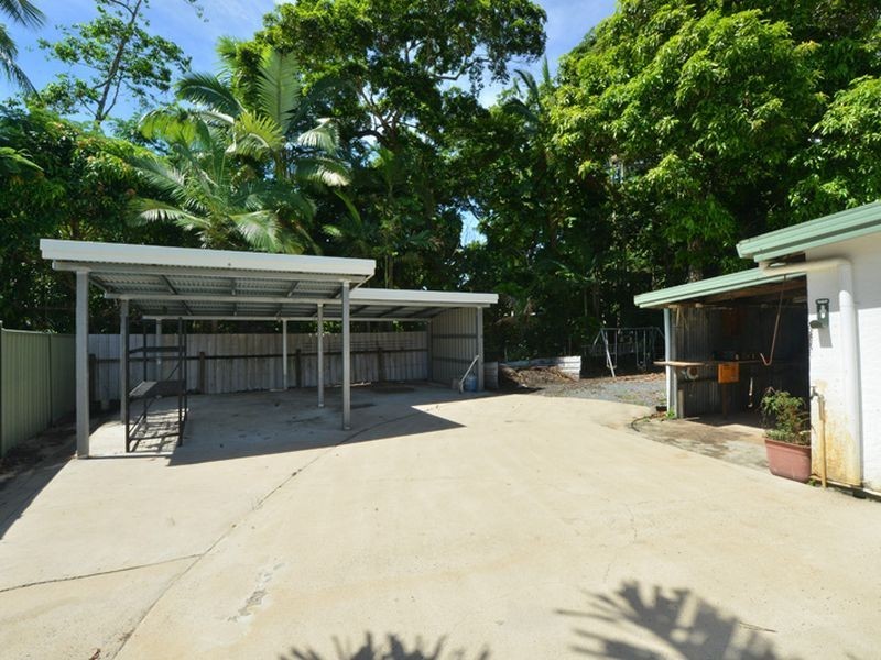 4 Byrnes Close, Whitfield QLD 4870