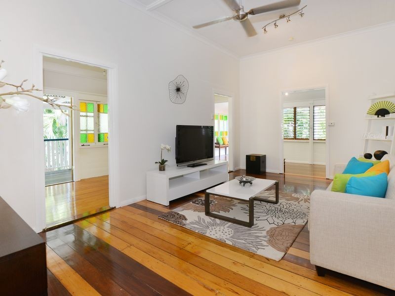 2/14 Holmes Street, Stratford QLD 4870