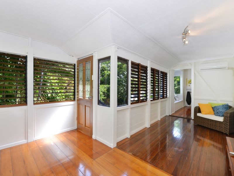 2/14 Holmes Street, Stratford QLD 4870