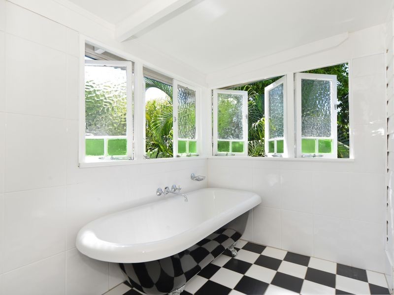 2/14 Holmes Street, Stratford QLD 4870