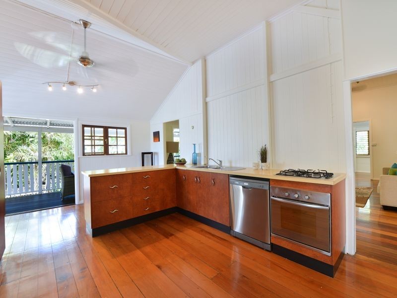 2/14 Holmes Street, Stratford QLD 4870