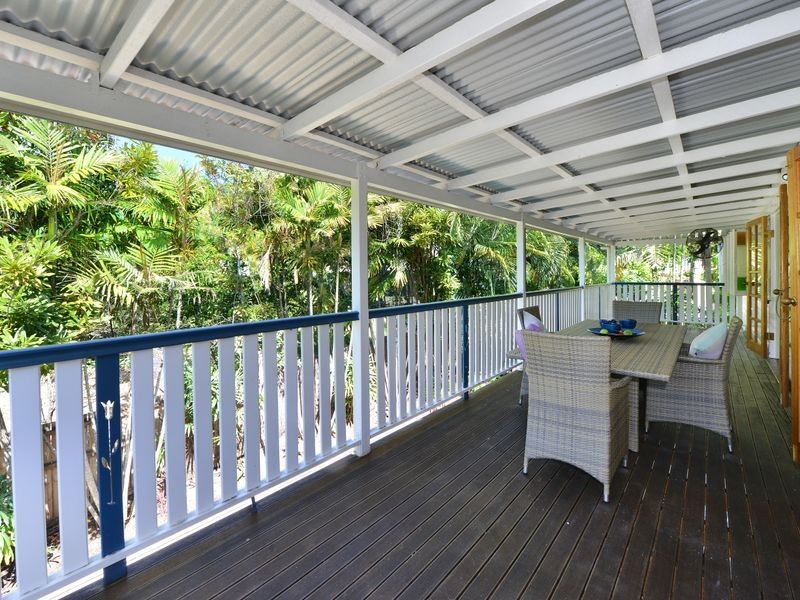 2/14 Holmes Street, Stratford QLD 4870