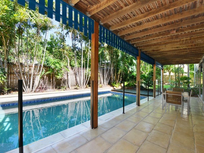 2/14 Holmes Street, Stratford QLD 4870