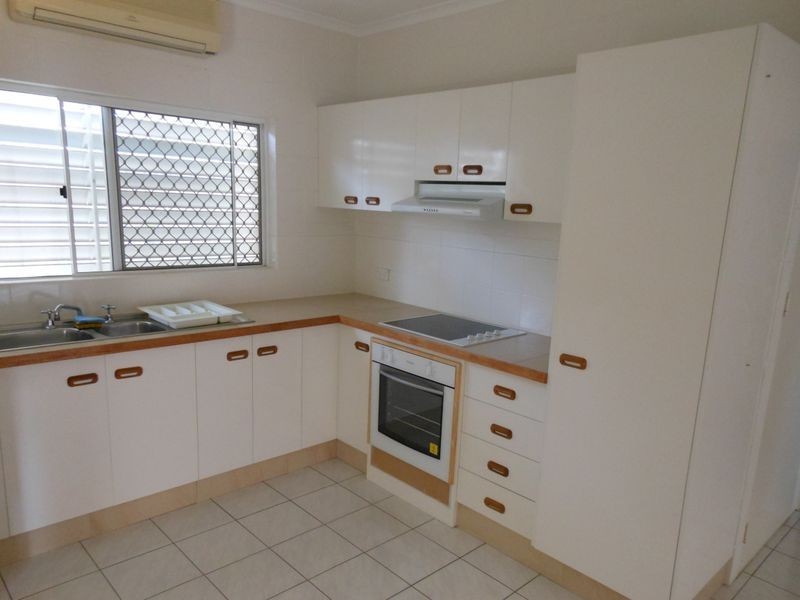 2/17 Ingham Court, Mooroobool QLD 4870