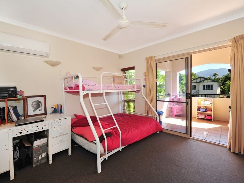 2/10 Hill Street, Manunda QLD 4870