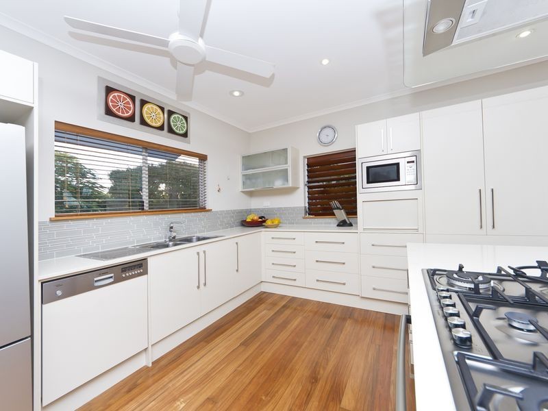 Holloways Beach QLD 4878