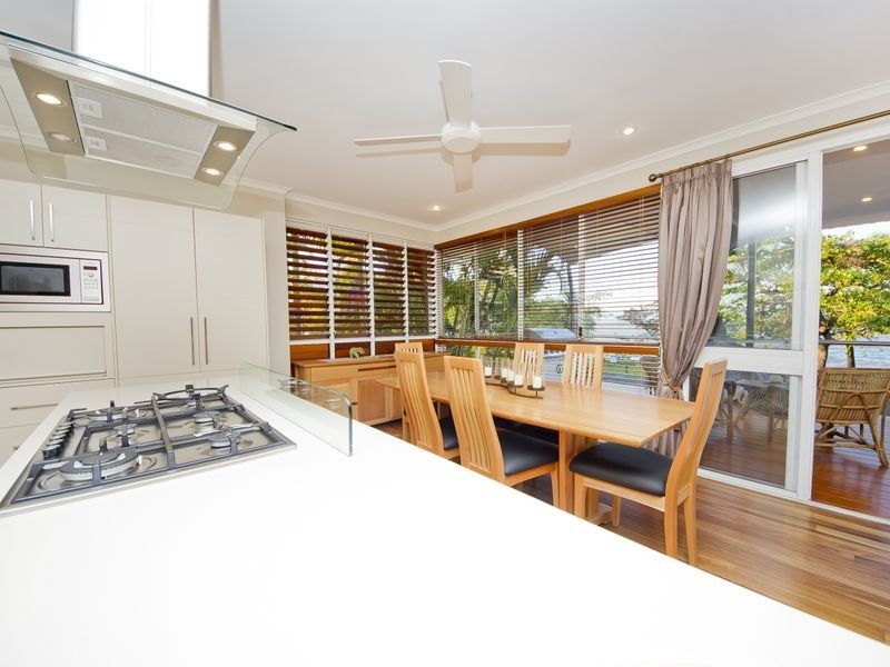 Holloways Beach QLD 4878