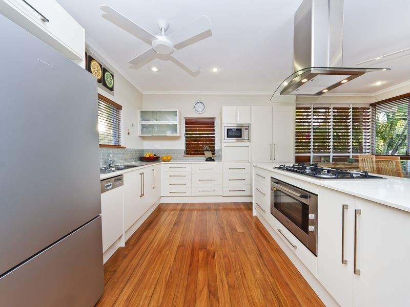 Holloways Beach QLD 4878