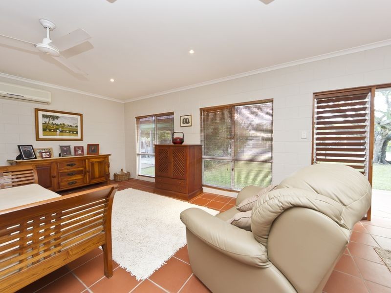 Holloways Beach QLD 4878