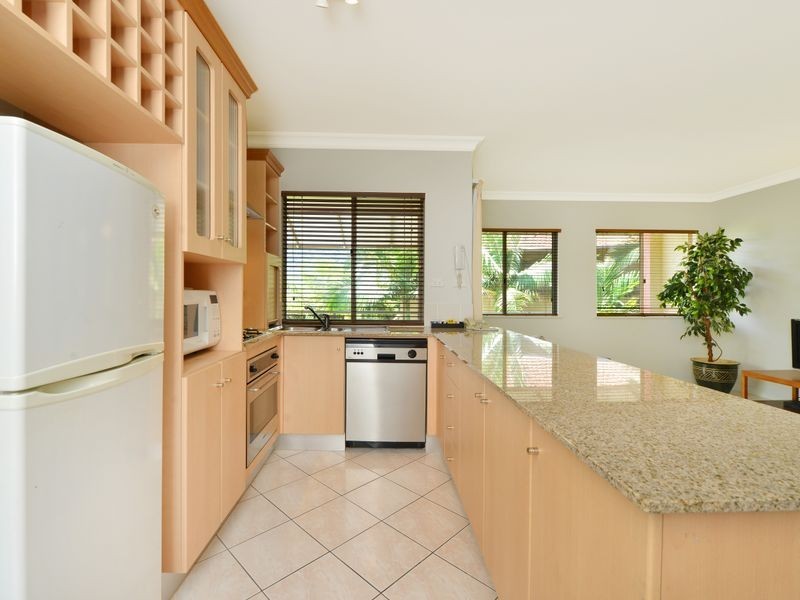 1124/2 Greenslopes Street, Cairns North QLD 4870