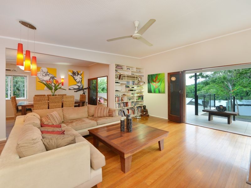 84 Hillview Crescent, Whitfield QLD 4870