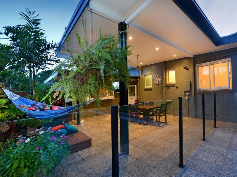 84 Hillview Crescent, Whitfield QLD 4870
