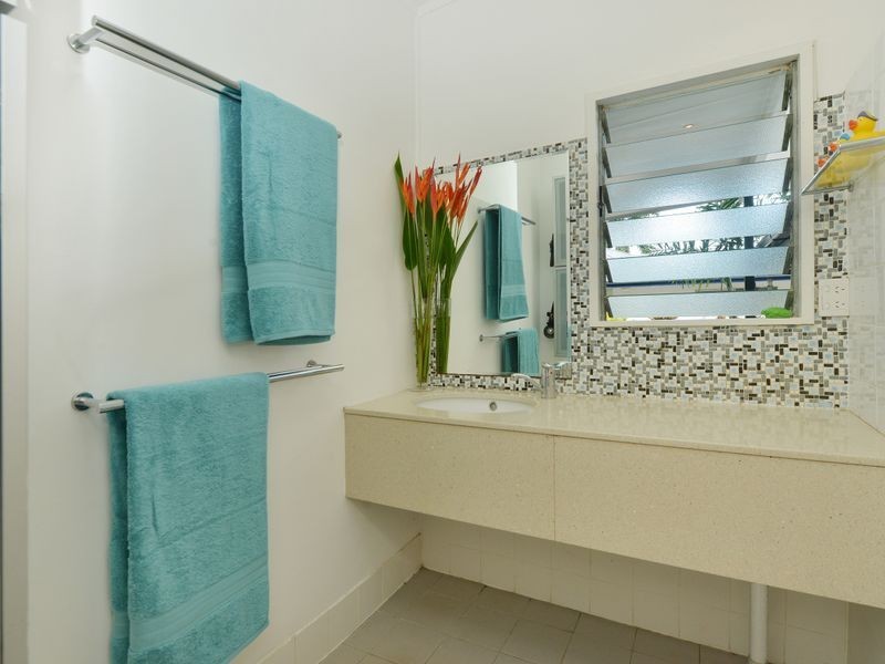 84 Hillview Crescent, Whitfield QLD 4870