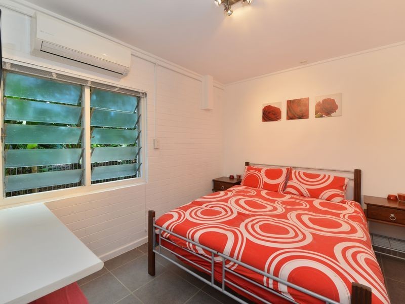 84 Hillview Crescent, Whitfield QLD 4870