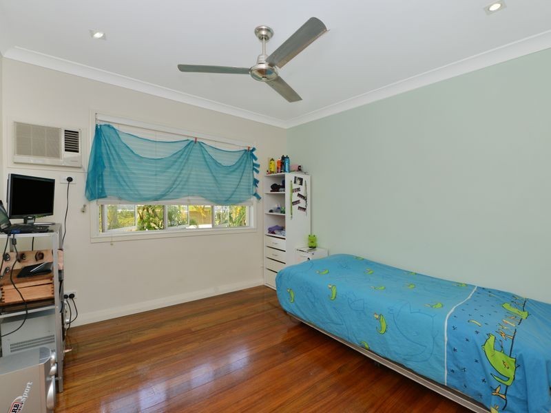16 Park Street, Whitfield QLD 4870