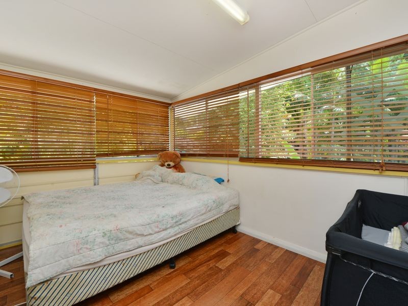 16 Park Street, Whitfield QLD 4870