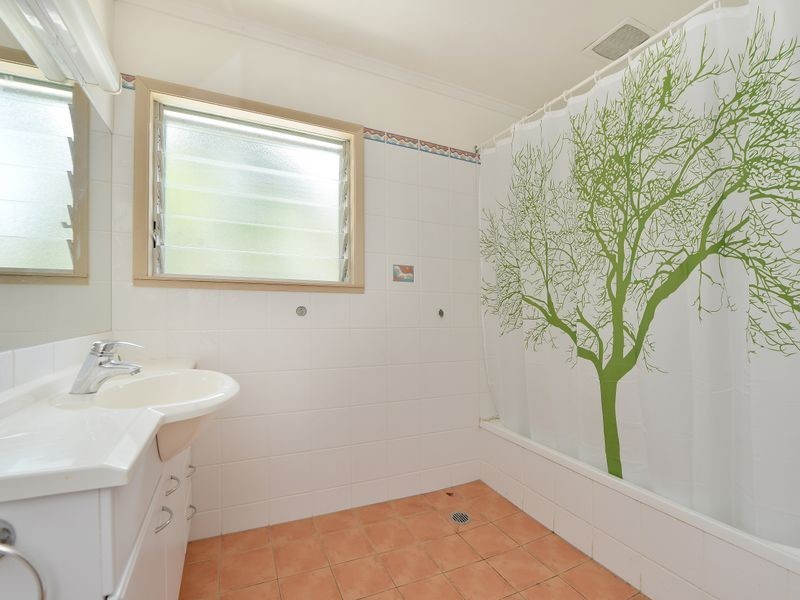 16 Park Street, Whitfield QLD 4870