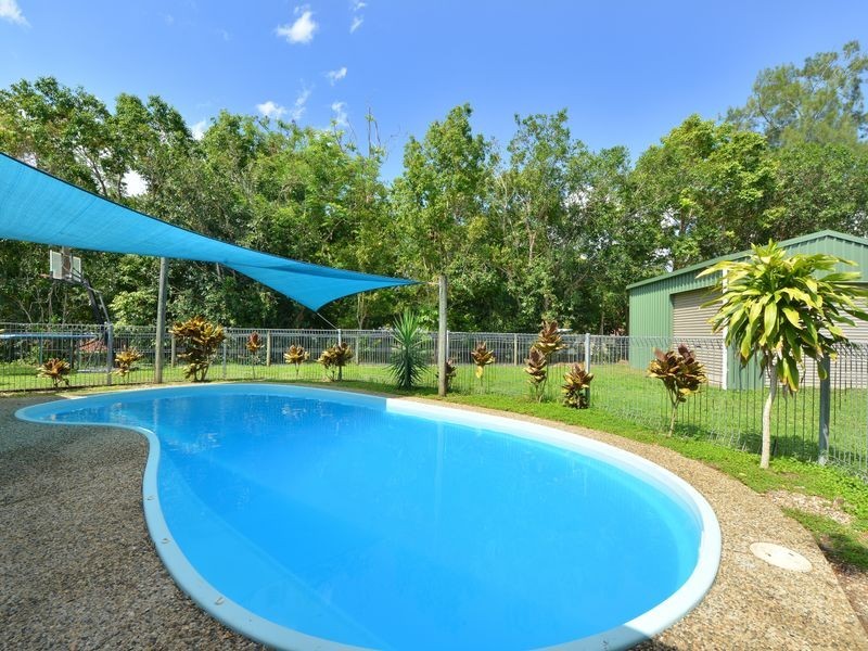 6 Keller Close, Whitfield QLD 4870