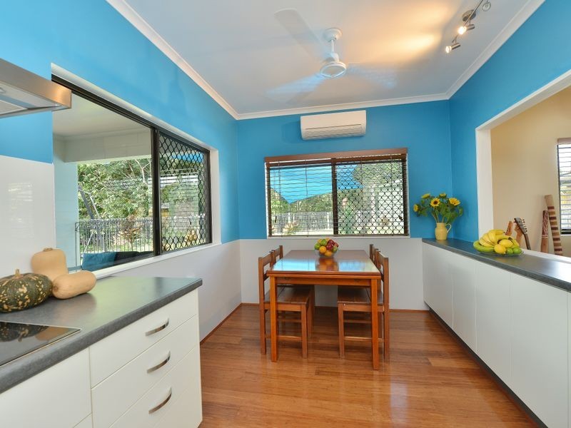 6 Keller Close, Whitfield QLD 4870